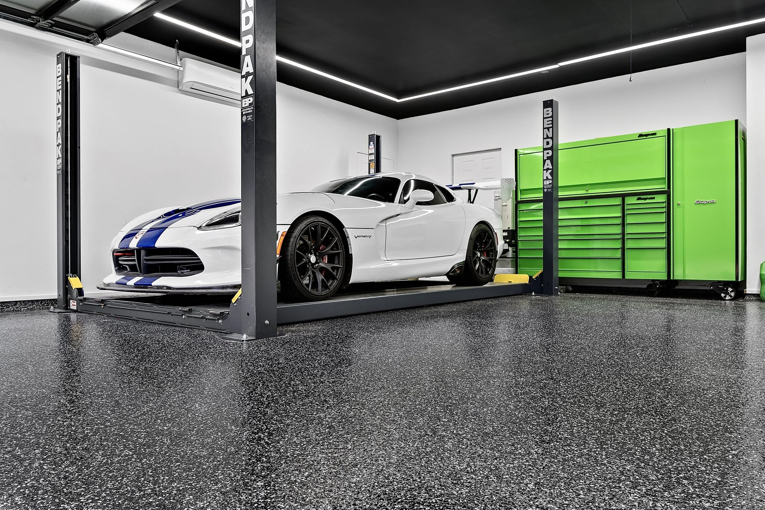 Professional epoxy garage floor